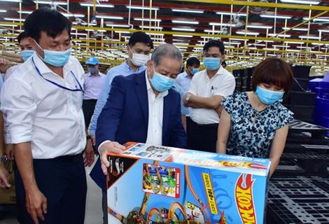 Chủ tịch UBND tỉnh Thừa Thiên Huế Phan Ngọc Thọ kiểm tra tình hình Kl994 nhà cái bóng đá world cup tại nhà máy chế xuất Bilion MAX Việt Nam