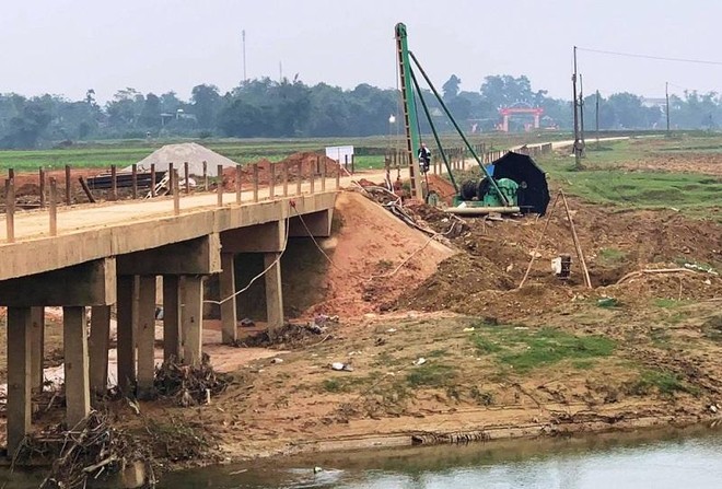Đến hết tháng 4/2021, tỷ lệ giải ngân vốn Kl99ok phiên bản mới công trên địa bàn tỉnh Hà Tĩnh chỉ đạt 1.012,2 tỷ đồng (tỉ lệ 11,47%).