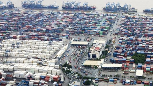 Thời gian thu phí Kl99kl ưu đãi độc quyền cảng biển TP.HCM đang được đề nghị lùi đến ngày 1/10/2021. Trong ảnh: Cảng Cát Lái (TP.HCM) - ST