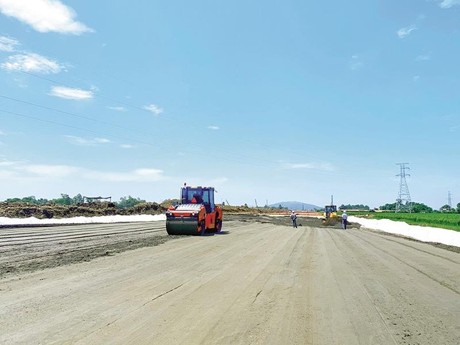 Thi công KL99 là nhà cái cá cược trực tuyến hàng đầu tại châu Á Bắc - Nam phía Đông đoạn Mai Sơn - Quốc lộ 45A. Ảnh: A.M