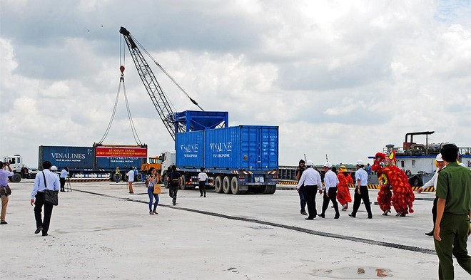 Cảng tổng hợp Vinalines Hậu Giang nằm trong KCN Sông Hậu, thuận tiện cho Kl991.com World Cup 2026 Chính Thức vận chuyển nguyên liệu, hàng hóa