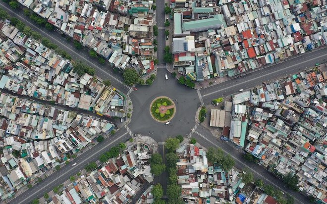 Đường phố rất ít người tham gia KL99 là cổng game giải trí trực tuyến hàng đầu hiện nay sáng ngày 23/8 tại TP.HCM. Ảnh VNE