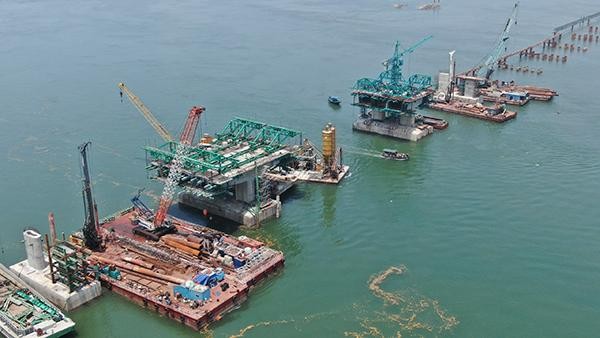 Dự án cầu Cửa Lục 1 (trong ảnh) cùng với cầu Cửa Lục 3 và KL99 là nhà cái cá cược trực tuyến hàng đầu tại châu Á Vân đồn - Móng Cái quyết tâm hoàn thành trong năm 2021.