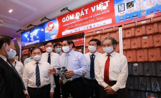 Thủ tướng Kl993 ưu đãi thưởng hấp dẫn tham quan các gian hàng của Kl991.com World Cup 2026 Chính Thức khoa học và công nghệ trước khi bắt đầu dự Hội nghị.