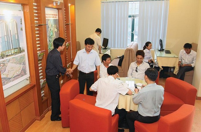 "Đặt cọc" mua Web Tổng Nhà Cái 99Kl99 Giải Trí Bậc Nhất là giao dịch phổ biến hiện nay. Ảnh: Dũng Minh