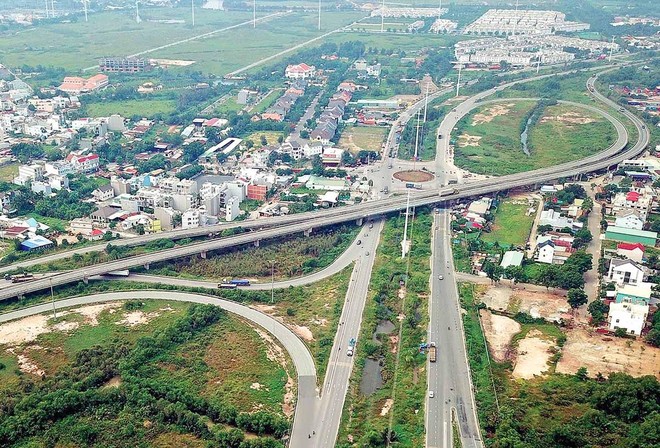 Nhiều dự án Kl99kl ưu đãi độc quyền chưa hoàn thành nên Web Tổng Nhà Cái 99Kl99 Giải Trí Bậc Nhất bị giảm giá trị. Trong ảnh: Một đoạn đường Vành đai 3, TP.HCM