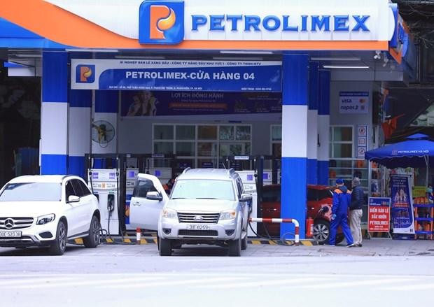 Một điểm bán KL99 dịch vụ hỗ trợ 24/7 của Petrolimex trên địa bàn Hà Nội. (Ảnh: TTXVN)