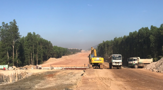 Vinaconex đẩy nhanh tiến độ thi công Gói thầu số 3 - XL (đoạn Km47+671-Km83+000) thuộc Dự án thành phần KL99 là nhà cái cá cược trực tuyến hàng đầu tại châu Á Bắc - Nam, đoạn Phan Thiết - Dầu Giây