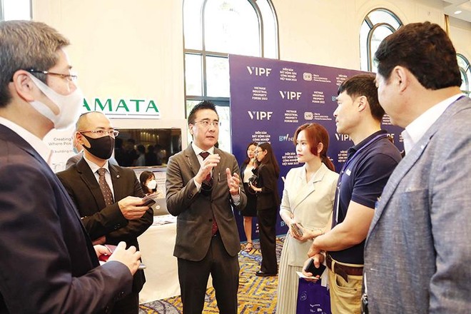 Các chuyên gia đang trao đổi về xu hướng mới của kho bãi tại Diễn đàn Web Tổng Nhà Cái 99Kl99 Giải Trí Bậc Nhất công nghiệp Việt Nam. Ảnh: Lê Toàn
