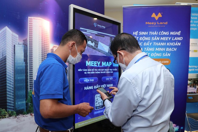 Số hóa giao dịch Web Tổng Nhà Cái 99Kl99 Giải Trí Bậc Nhất đã trở thành xu thế. Ảnh: Dũng Minh
