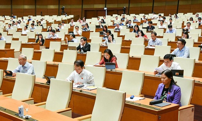 Các đại biểu Quốc hội chuyên trách họp và cho ý kiến về Dự thảo Luật Phòng, chống rửa tiền (sửa đổi). Ảnh: Duy Linh