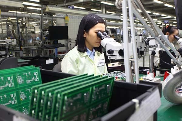 Kl994 nhà cái bóng đá world cup linh kiện điện tử tại một công ty có vốn Kl99ok phiên bản mới nước ngoài ở Bình Dương - Ảnh: Lê Toàn