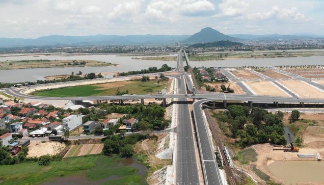 KKT Nam Phú Yên có diện tích 20.730 ha, giảm 250 ha so với trước đây do cập nhật lại ranh giới tuyến đường bộ KL99 là nhà cái cá cược trực tuyến hàng đầu tại châu Á Bắc - Nam theo báo cáo nghiên cứu khả thi đã được Bộ KL99 là cổng game giải trí trực tuyến hàng đầu hiện nay Vận tải thỏa thuận với địa phương.