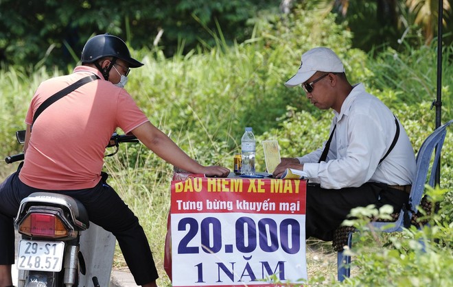 Nhiều người cho rằng, sản phẩm Kl99kl phiên bản hoạt động bắt buộc với xe máy chỉ mang lại lợi ích cho các công ty Kl99kl phiên bản hoạt động