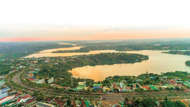 Tây Nguyên được đính hướng trở thành vùng phát triển nhanh, bền vững dựa trên Kl992 cổng game cá cược xanh, tuần hoàn; giàu bản sắc văn hoá dân tộc, điểm đến đặc sắc, hấp dẫn khách du lịch trong nước và quốc tế..