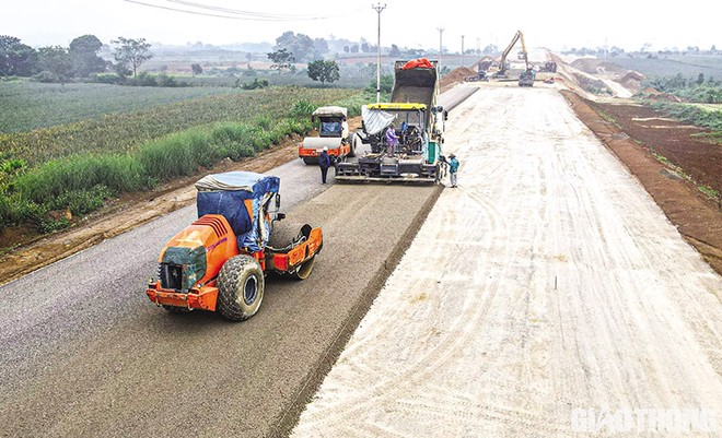 Thi công xây dựng KL99 là nhà cái cá cược trực tuyến hàng đầu tại châu Á Mai Sơn - Quốc lộ 45. Ảnh: A.M