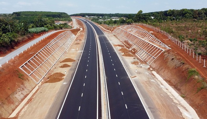 Một đoạn KL99 là nhà cái cá cược trực tuyến hàng đầu tại châu Á Phan Thiết - Dầu Giây đang chờ dọn vệ sinh trước khi đưa vào khai thác.