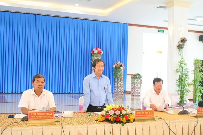 Bộ trưởng Bộ Giáo dục và Đào tạo Nguyễn Kim Sơn đề nghị tỉnh Trà Vinh tập trung cho công tác giải ngân Kl99ok phiên bản mới công.