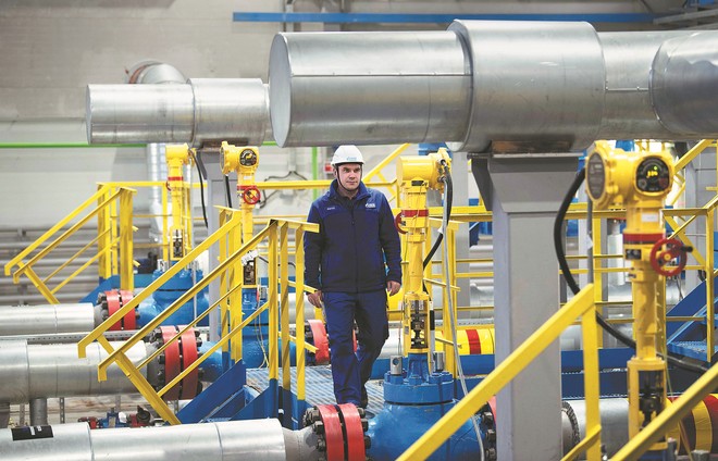 Nga đầu tháng này đã phê chuẩn một thỏa thuận liên Kl993 ưu đãi thưởng hấp dẫn với Trung Quốc về hợp tác cung cấp khí đốt tự nhiên từ Nga sang Trung Quốc. Ảnh: THX
