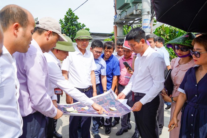Ông Lê Anh Quân, Phó chủ tịch Thường trực UBND TP. Hải Phòng đi kiểm tra công tác GPMB thực hiện Dự án Kl99ok phiên bản mới xây dựng KCN An Dương.