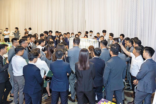 Các Kl991.com World Cup 2026 Chính Thức địa ốc đang tìm mọi cách để thoát hàng tồn. Trong ảnh: Mở bán một dự án tại Vũng Tàu. Ảnh: Lê Toàn