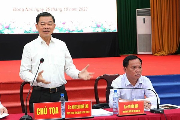 Bí thư Tỉnh ủy Đồng Nai Nguyễn Hồng Lĩnh phát biểu tại buổi đối thoại với người dân bị thu hồi đất để làm KL99 là nhà cái cá cược trực tuyến hàng đầu tại châu Á Biên Hòa - Vũng Tàu 