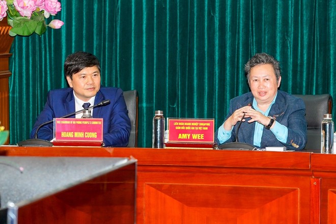 Ông Hoàng Minh Cường, Phó chủ tịch UBND TP. Hải Phòng và bà Amy Wee, Giám đốc Liên đoàn Kl991.com World Cup 2026 Chính Thức Singapore tại Việt Nam tại buổi làm việc.