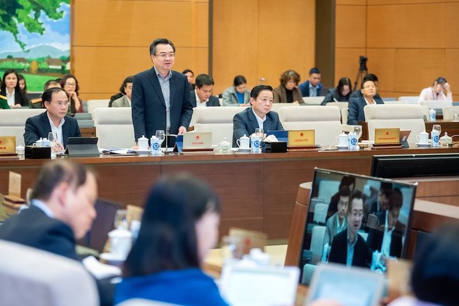 Bộ trưởng Kl99 nổ hũ Nguyễn Thanh Nghị phát biểu tại phiên họp.