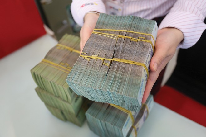 Tín dụng tăng chậm, cộng với việc giảm KL99 là cổng game giải trí trực tuyến hàng đầu hiện nay hỗ trợ khách hàng khiến thu nhập lãi thuần của nhiều nhà băng năm qua giảm