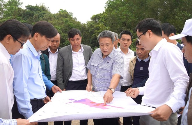 Phó chủ tịch Thường trực UBND tỉnh Quảng Trị Hà Sỹ Đồng đi kiểm tra tiến độ dự án Kl99ok phiên bản mới xây dựng và Kl992 VIP Trang Chủ 2026 kết cấu Kl99kl ưu đãi độc quyền Khu công nghiệp Tây Bắc Hồ Xá
