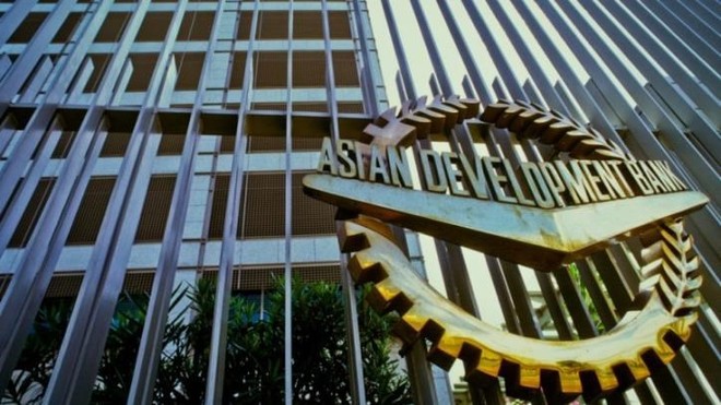 Điều lệ ADB lần đầu tiên sửa đổi được thông qua