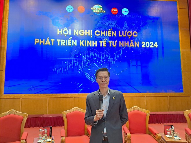 TS. Đàm Nhân Đức trình bày tại Diễn đàn Chiến lược phát triển Kl992 cổng game cá cược tư nhân Việt Nam 2024
