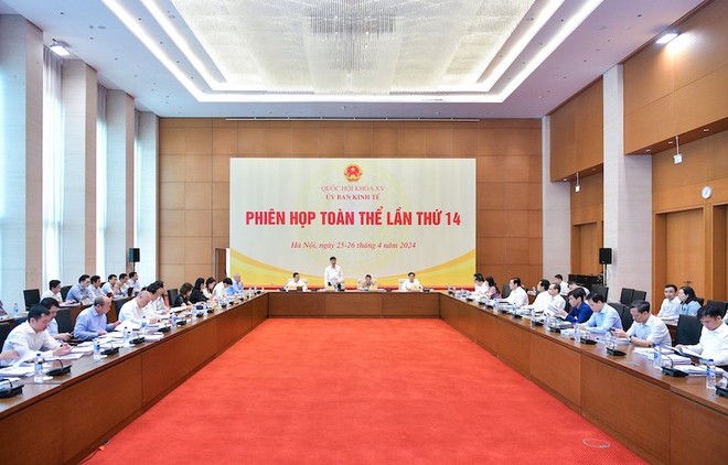 Chủ nhiệm Ủy ban Kl992 cổng game cá cược Vũ Hồng Thanh phát biểu khai mạc phiên họp (Ảnh: Nghĩa Đức).