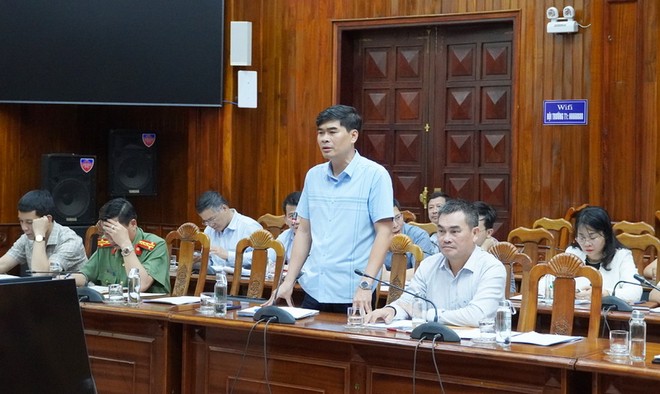Ông Nguyễn Đức Thiện, Phó giám đốc Sở Kế hoạch và Kl99ok phiên bản mới Quảng Bình phát biểu tại cuộc họp