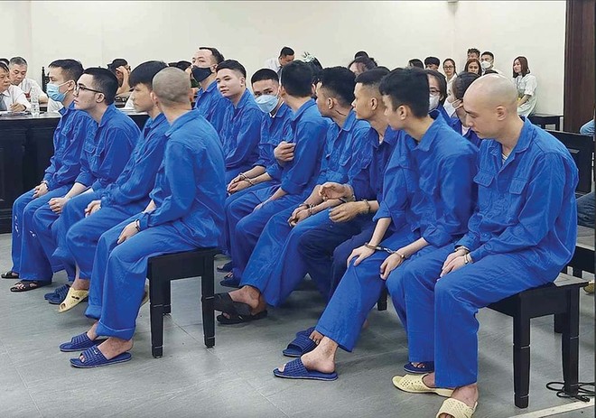 Các bị cáo bị đưa ra xét xử trong đường dây rửa tiền