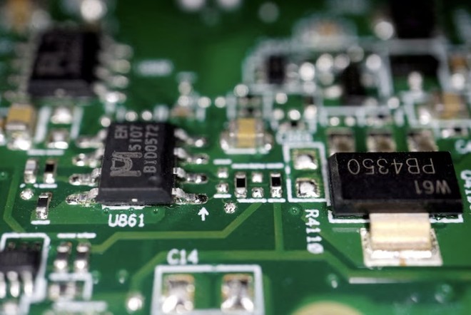 Các "ông lớn" ngành công nghiệp bán dẫn đang dốc sức cho cuộc đua ra mắt dòng chip 2 nanomet. Ảnh: Reuters