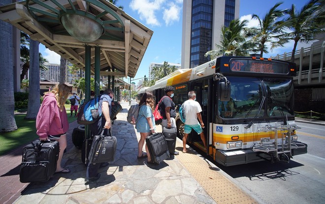 Honolulu (Hawaii) được Kl993 ưu đãi thưởng hấp dẫn liên bang tài trợ tổng 75 triệu USD cho dự án xe bus điện nhằm giảm phát thải khí nhà kính có hại