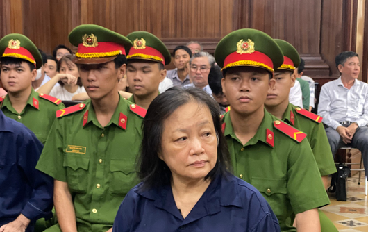 Bị cáo Trần Thị Bình Minh, cựu Phó Giám đốc Sở Kế hoạch và Kl99ok phiên bản mới TP.HCM bị Viện Kiểm sát đề nghị mức án 8-9 năm tù