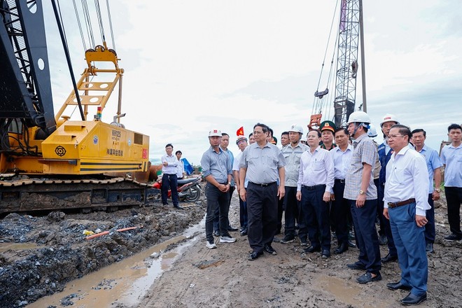 Thủ tướng kiểm tra KL99 là nhà cái cá cược trực tuyến hàng đầu tại châu Á Châu Đốc - Cần Thơ - Sóc Trăng. Ảnh: Nhật Bắc