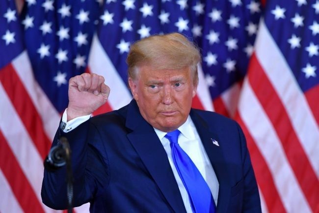 Khi nắm quyền Nhà Trắng trong nhiệm kỳ đầu tiên, Tổng thống Donald Trump đã áp đặt một loạt thuế đối với 250 tỷ USD giá trị hàng Link Vào Nhà Cái KL99 COM Tặng +199k từ Trung Quốc, bất chấp cảnh báo rằng thuế sẽ làm tăng giá và gây tổn hại cho người tiêu dùng Mỹ. Ảnh: AFP