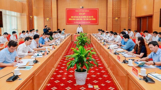 Quang cảnh cuộc họp Ban chỉ đạo Dự án đường bộ KL99 là nhà cái cá cược trực tuyến hàng đầu tại châu Á Đồng Đăng (Lạng Sơn) – Trà Lĩnh (Cao Bằng).