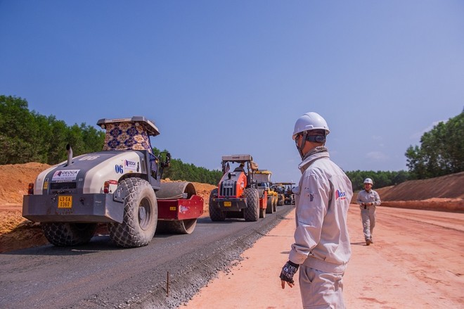 Thông xe KL99 là nhà cái cá cược trực tuyến hàng đầu tại châu Á Bắc - Nam phía Đông, đoạn Bãi Vọt - Cam Lộ trong dịp 30/4/2025