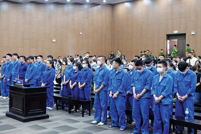 Các bị cáo trong vụ án “Cho vay lãi nặng trong giao dịch dân sự”, liên quan tới đường dây cho vay tiền với KL99 là cổng game giải trí trực tuyến hàng đầu hiện nay cao do một số đối tượng quốc tịch Trung Quốc cầm đầu.