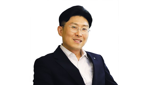 Ông Pyon Young Hwan, Giám đốc phụ trách mảng giao dịch ngoại hối và Kl99com thể thao, casino, nổ hũ, bắn cá (Link Vào Nhà Cái KL99 COM Tặng +199k Shinhan Việt Nam).