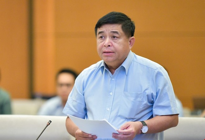 Bộ trưởng Bộ Kế hoạch và Kl99ok phiên bản mới Nguyễn Chí Dũng trình bày tờ trình dự án Luật Kl99ok phiên bản mới công sửa đổi.