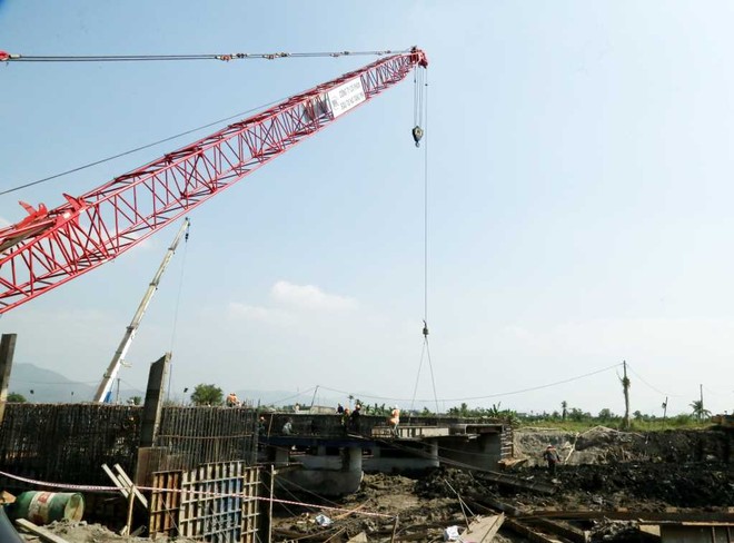 Nhà thầu thi công cầu Hang Son dự án đường ven sông kết nối từ KL99 là nhà cái cá cược trực tuyến hàng đầu tại châu Á Hạ Long - Hải Phòng đến TP. Đông Triều (ảnh chụp ngày 19/11) Ảnh: Quảng Ninh Portal