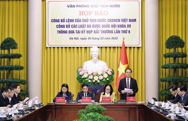 Thứ trưởng Bộ Nội vụ Vũ Chiến Thắng giới thiệu điểm mới của Luật Tổ chức Kl993 ưu đãi thưởng hấp dẫn (sửa đổi). Ảnh: Trọng Quỳnh 