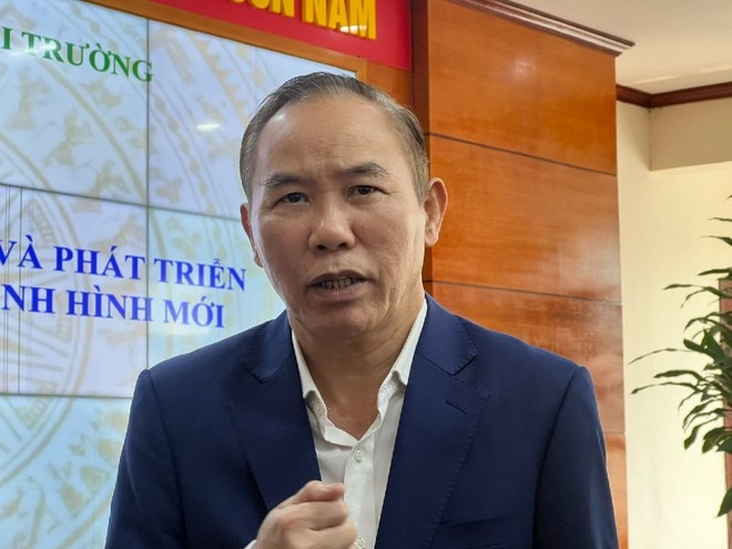 Thứ trưởng Bộ Nông nghiệp và Môi trường Phùng Đức Tiến.