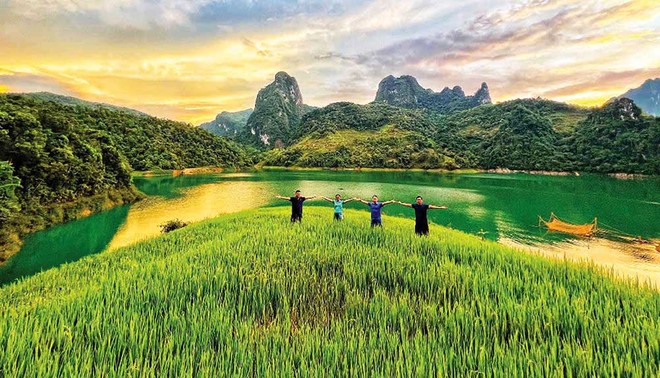Vịnh Pá Khôm - một trong những điểm đến hấp dẫn tại Lai Châu. Ảnh: Sở Văn hóa, Thể thao và Du lịch Lai Châu cung cấp. 