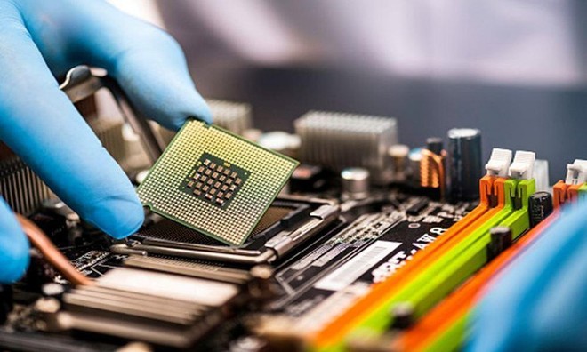 Theo Chiến lược phát triển công nghiệp bán dẫn Việt Nam, đến 2050, quy mô doanh thu công nghiệp bán dẫn tại Việt Nam đạt trên 100 tỷ USD/năm. (Ảnh tư liệu)